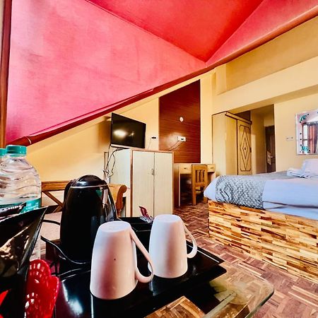 Hotel Kalinga Grand - Luxury Comfort !! Travellers Delight !! Budget Friendly !! Prime Location !! Guest Favourite Manāli Eksteriør billede