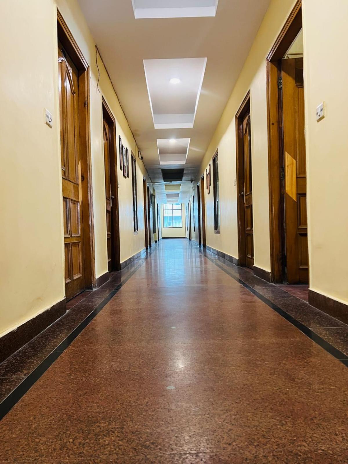 Hotel Kalinga Grand - Luxury Comfort !! Travellers Delight !! Budget Friendly !! Prime Location !! Guest Favourite Manāli Eksteriør billede