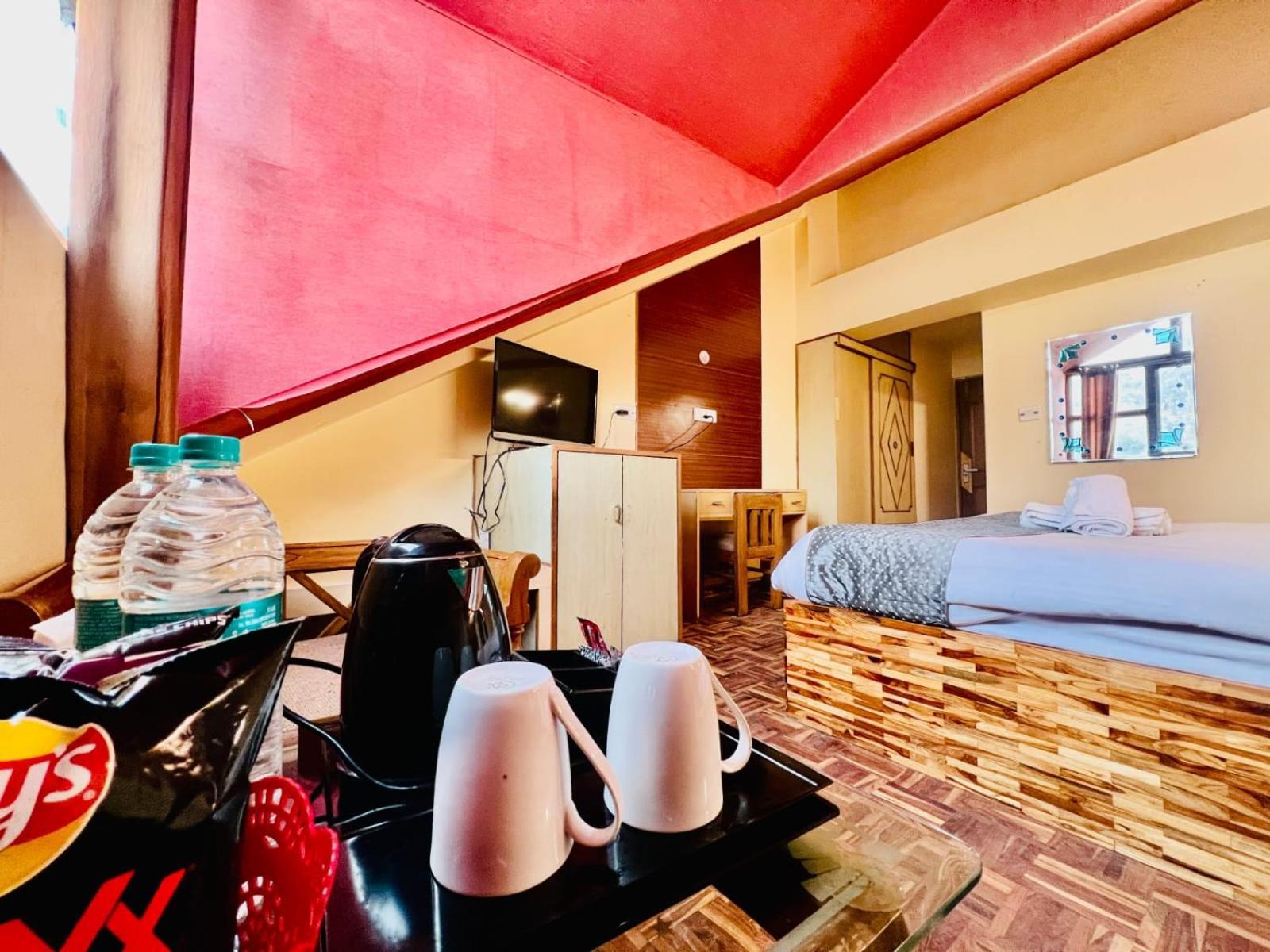 Hotel Kalinga Grand - Luxury Comfort !! Travellers Delight !! Budget Friendly !! Prime Location !! Guest Favourite Manāli Eksteriør billede