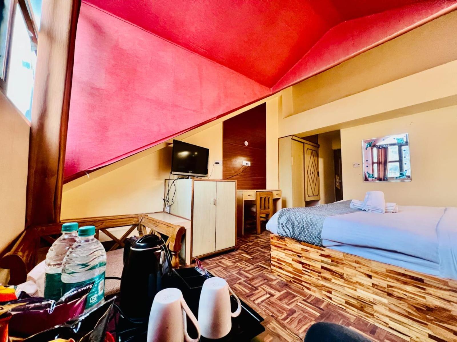 Hotel Kalinga Grand - Luxury Comfort !! Travellers Delight !! Budget Friendly !! Prime Location !! Guest Favourite Manāli Eksteriør billede