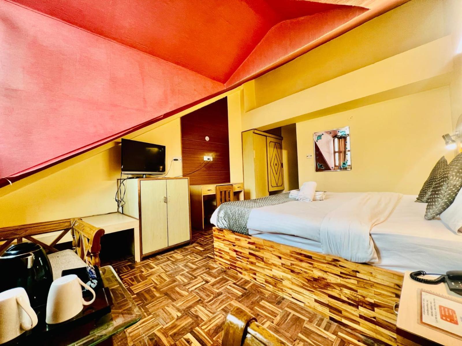 Hotel Kalinga Grand - Luxury Comfort !! Travellers Delight !! Budget Friendly !! Prime Location !! Guest Favourite Manāli Eksteriør billede