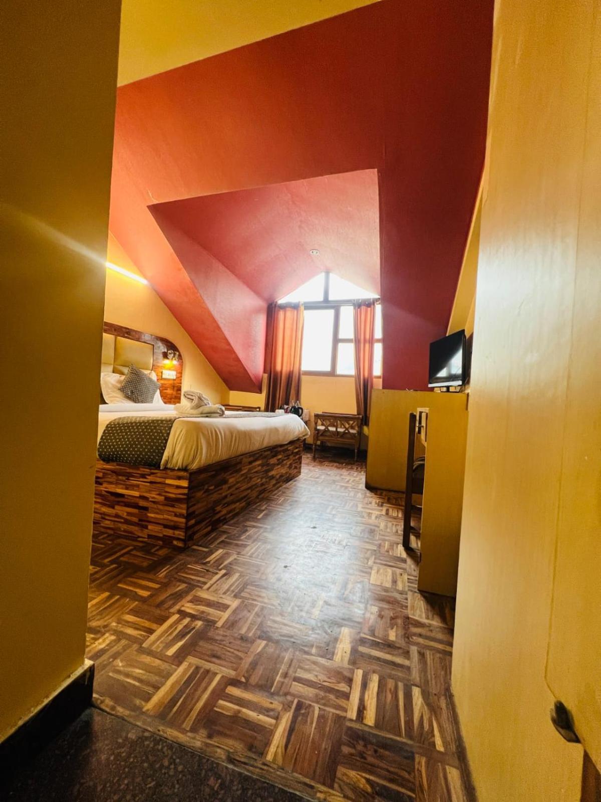 Hotel Kalinga Grand - Luxury Comfort !! Travellers Delight !! Budget Friendly !! Prime Location !! Guest Favourite Manāli Eksteriør billede