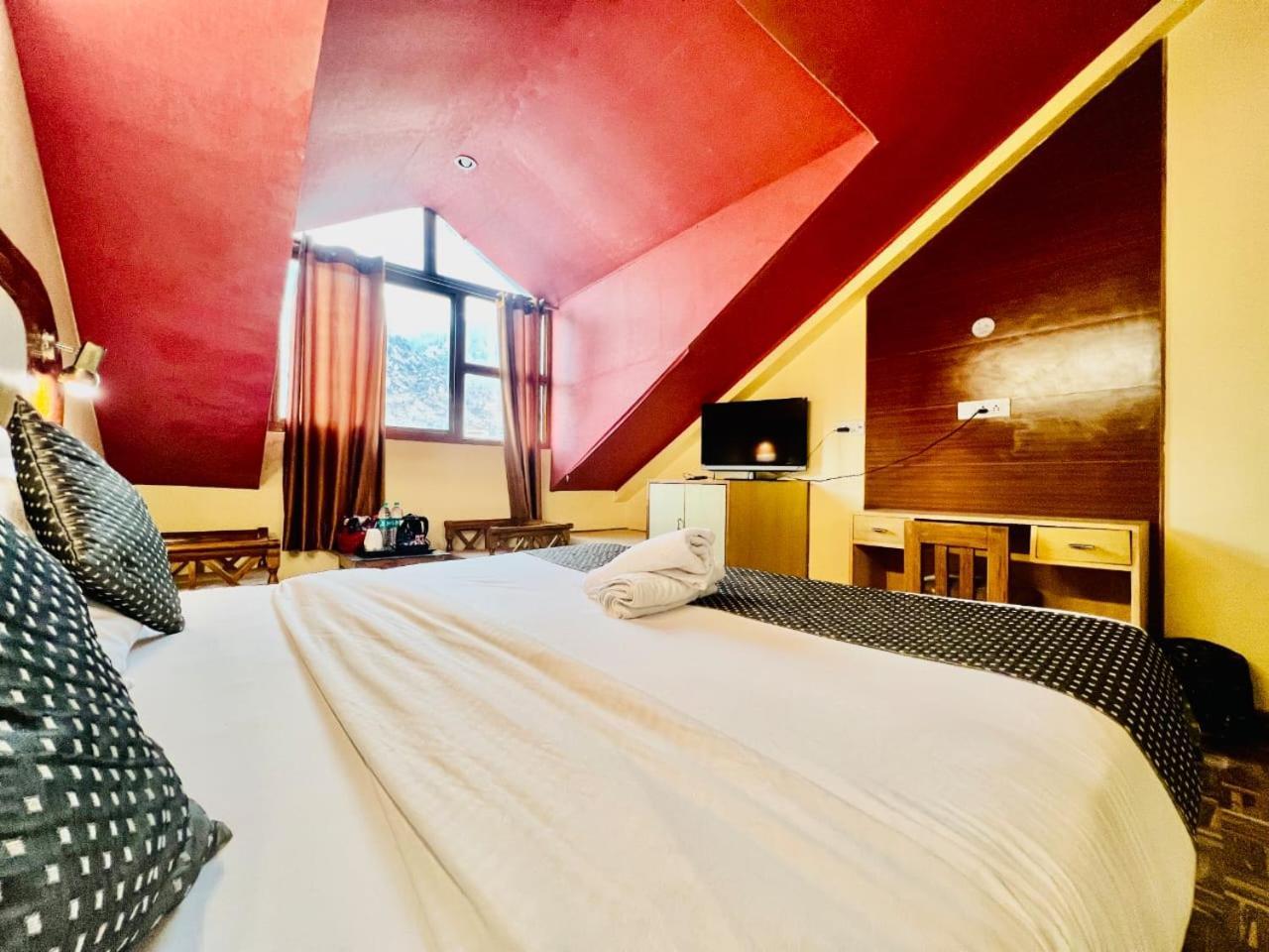 Hotel Kalinga Grand - Luxury Comfort !! Travellers Delight !! Budget Friendly !! Prime Location !! Guest Favourite Manāli Eksteriør billede