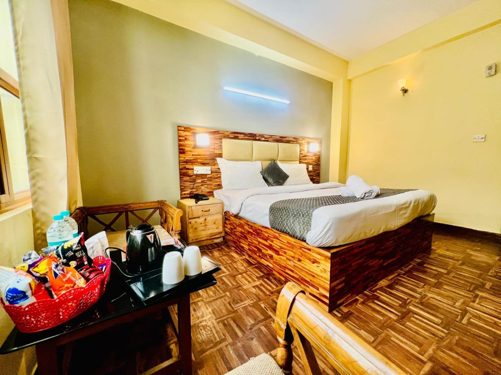 Hotel Kalinga Grand - Luxury Comfort !! Travellers Delight !! Budget Friendly !! Prime Location !! Guest Favourite Manāli Eksteriør billede